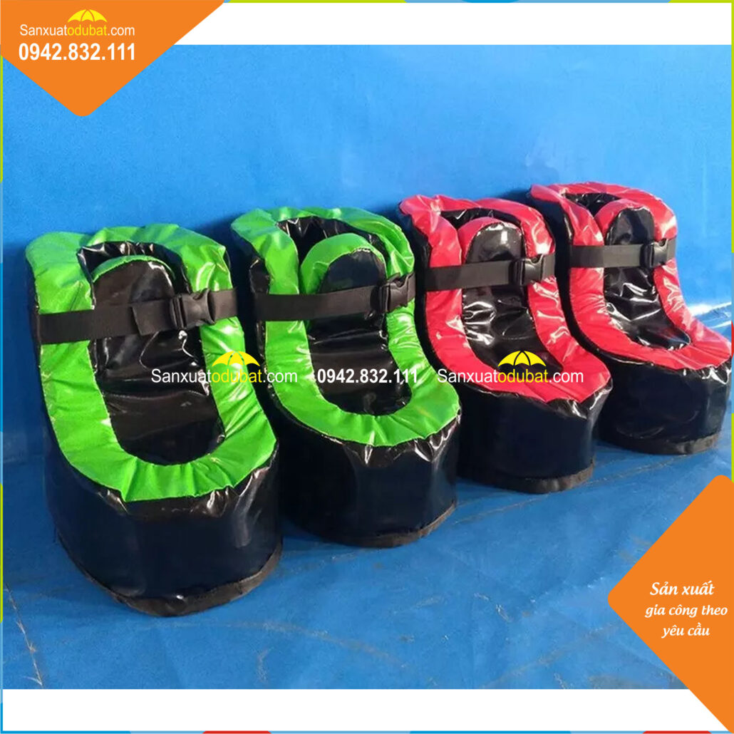 giày bóng đá khổng lồ