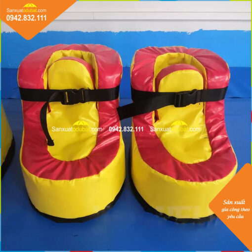 giày khổng lồ