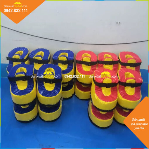 giày khổng lồ