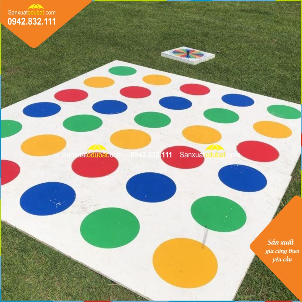 Trò chơi vặn xoắn ( TWISTER GAME ) (2)